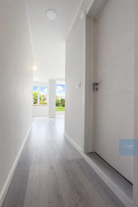 Apartamento T2 para Venda em Oeiras e São Julião da Barra, Paço de Arcos e Caxias