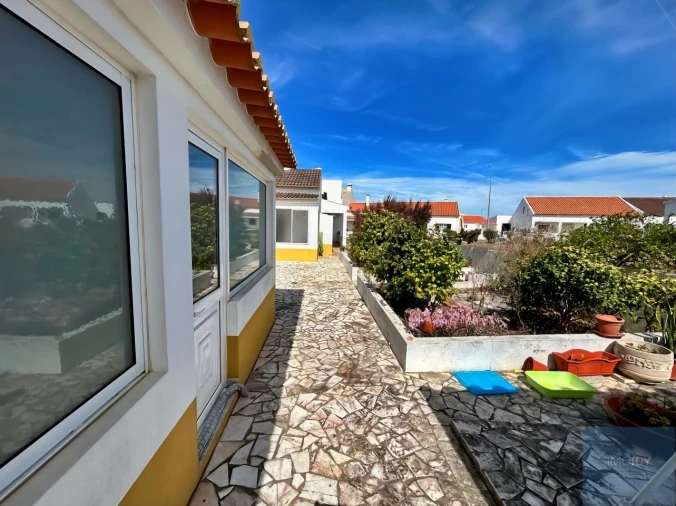 Moradia T4 para Venda em Rogil Foto 37