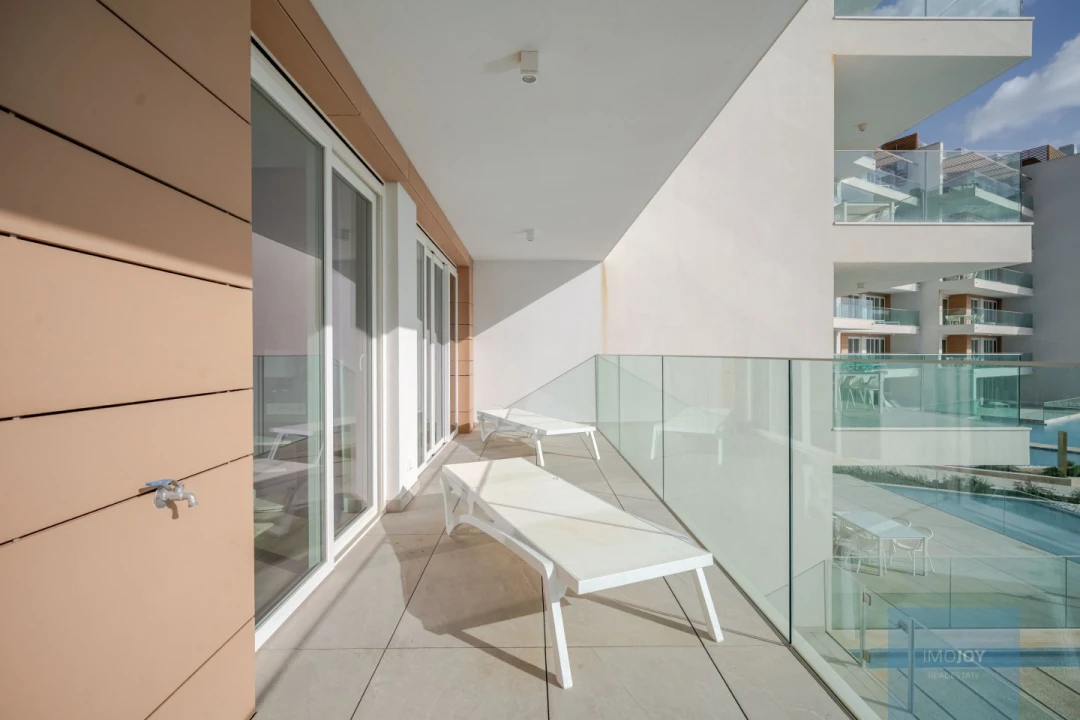 Apartamento T2 para Venda em Quarteira Foto 22
