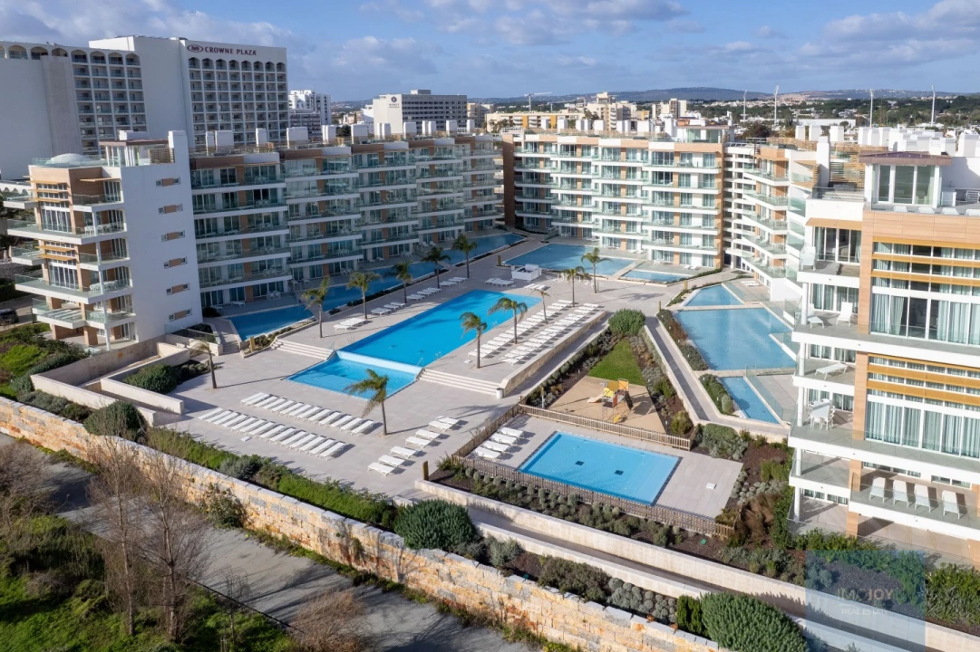 Apartamento T2 para Venda em Quarteira Foto 39