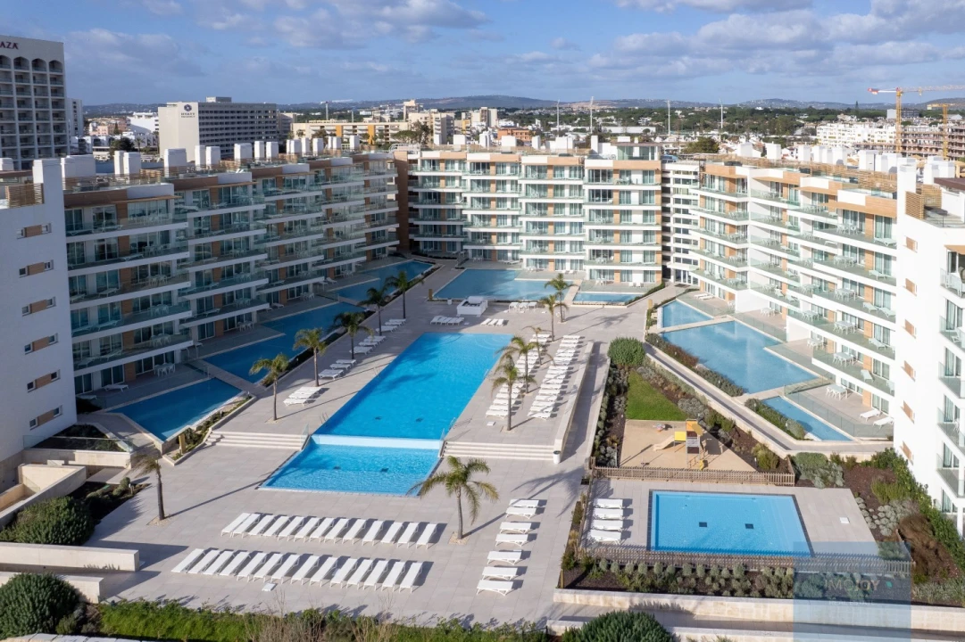 Apartamento T2 para Venda em Quarteira Foto 40