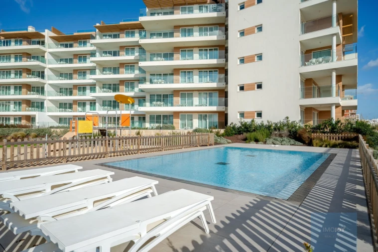 Apartamento T2 para Venda em Quarteira Foto 35