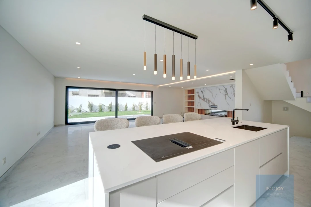 Moradia T4 para Venda em Alcabideche Foto 10