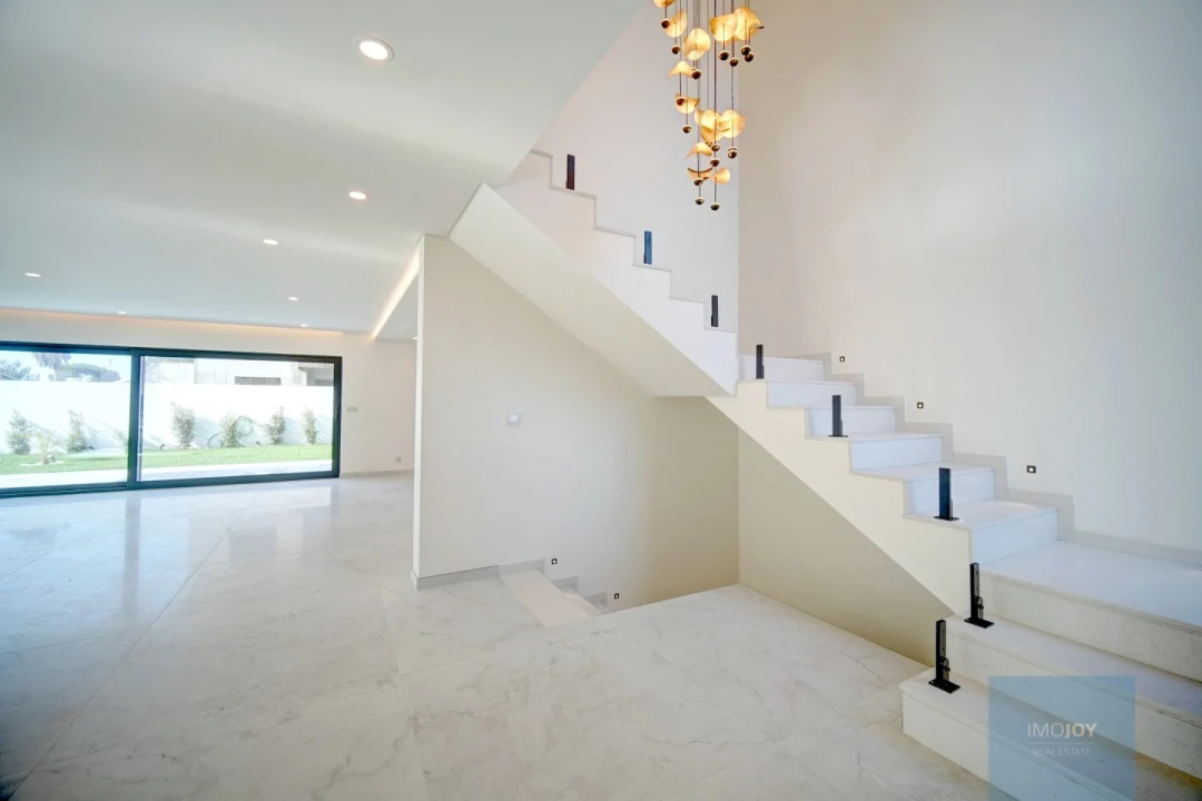 Moradia T4 para Venda em Alcabideche Foto 14