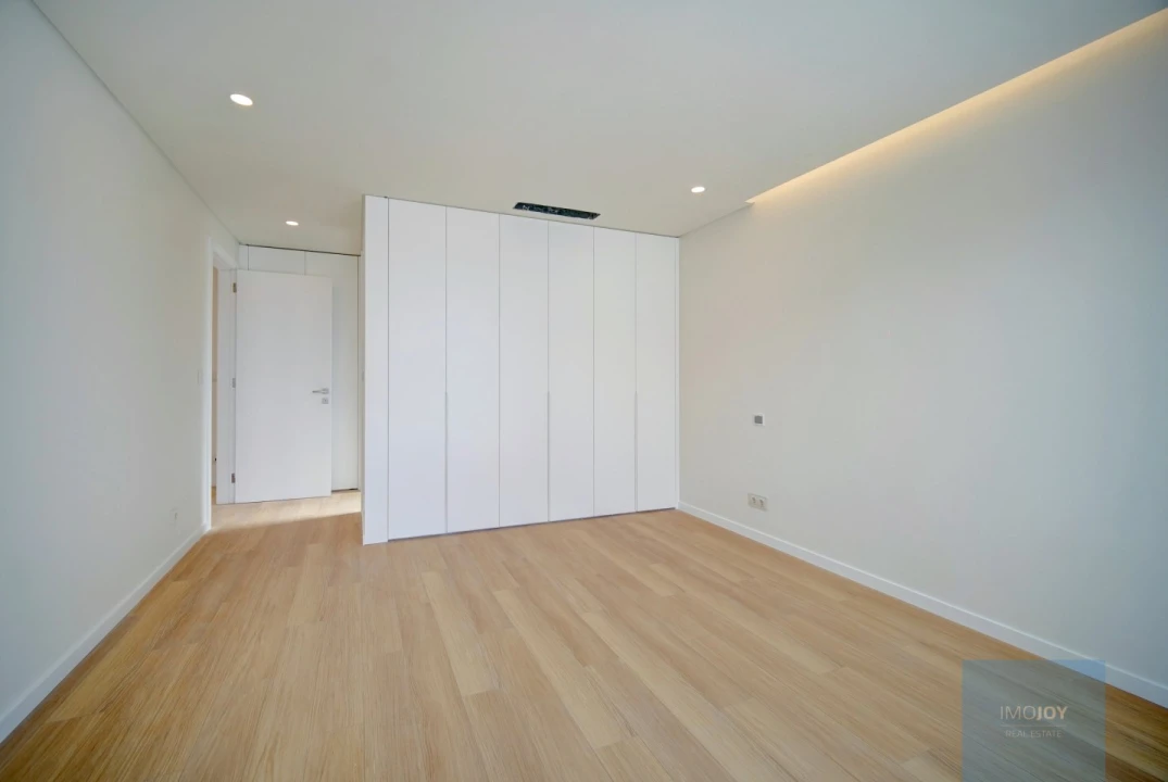 Moradia T4 para Venda em Alcabideche Foto 30