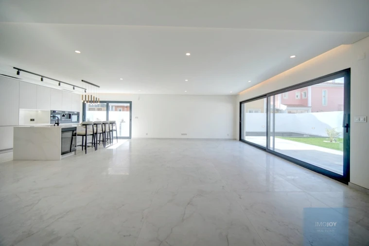 Moradia T4 para Venda em Alcabideche Foto 6