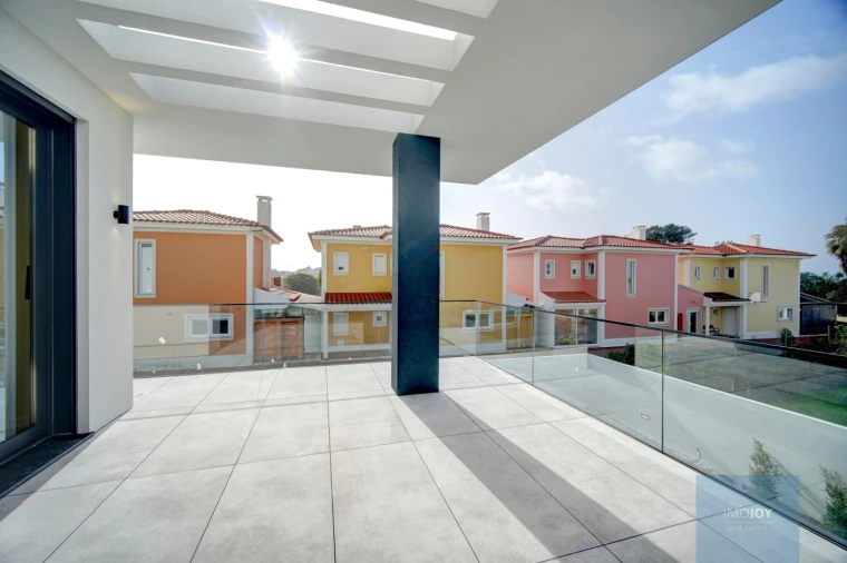 Moradia T4 para Venda em Alcabideche Foto 28