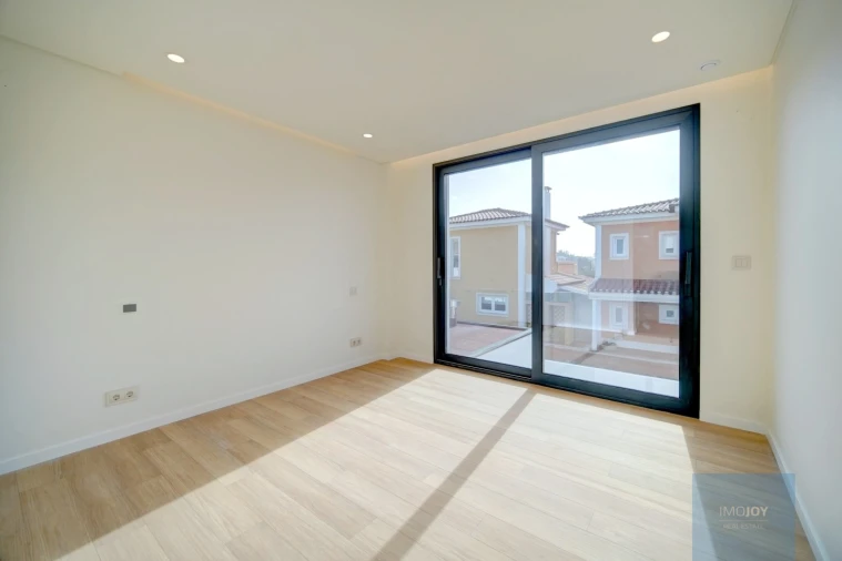 Moradia T4 para Venda em Alcabideche Foto 35