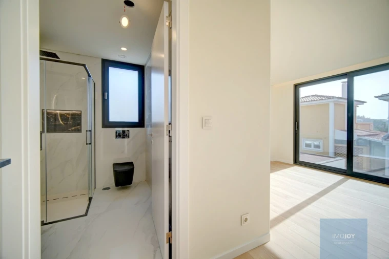 Moradia T4 para Venda em Alcabideche Foto 38