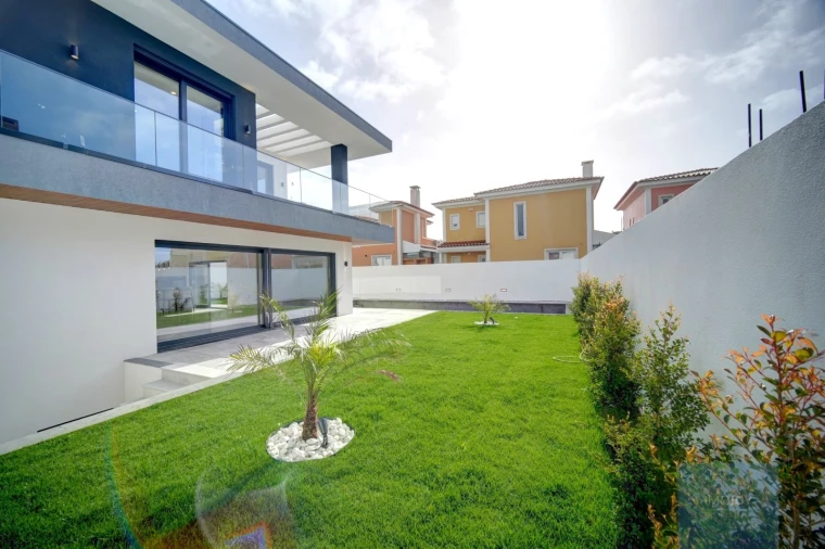 Moradia T4 para Venda em Alcabideche Foto 47