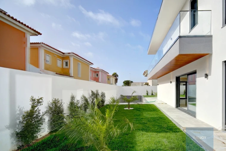 Moradia T4 para Venda em Alcabideche Foto 51