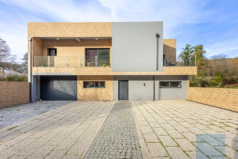 Moradia T4 para Venda em Ribeira de Nisa e Carreiras Foto 2