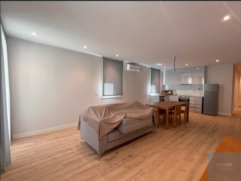 Apartamento T3 para Arrendamento em Cedofeita, Santo Ildefonso, Sé, Miragaia, São Nicolau e Vitória Foto 1