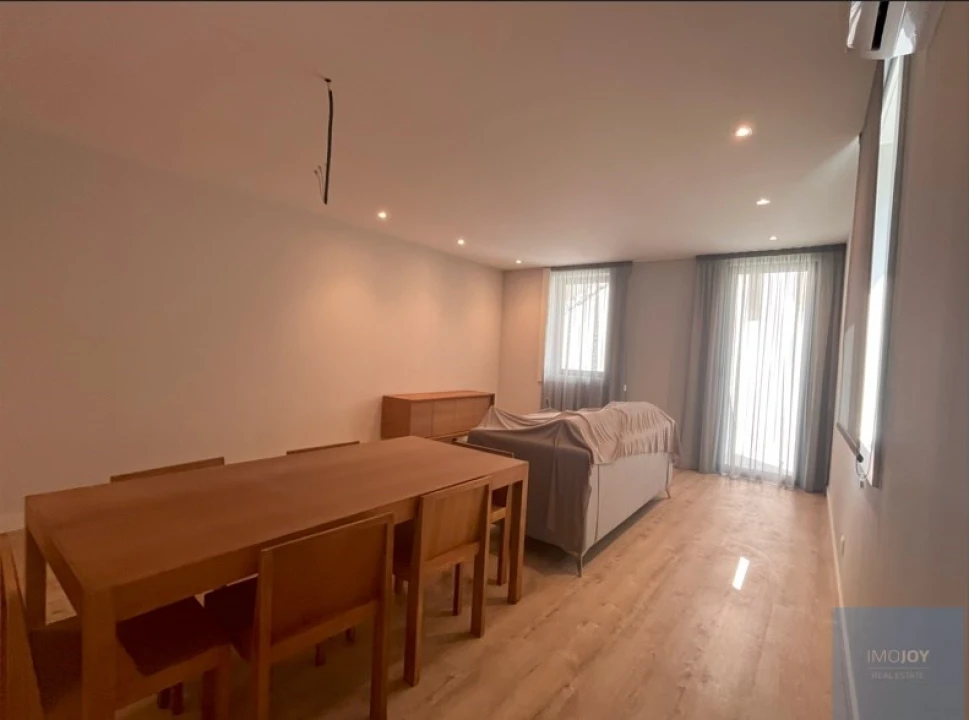 Apartamento T3 para Arrendamento em Cedofeita, Santo Ildefonso, Sé, Miragaia, São Nicolau e Vitória Foto 2