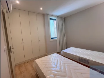 Apartamento T3 para Arrendamento em Cedofeita, Santo Ildefonso, Sé, Miragaia, São Nicolau e Vitória