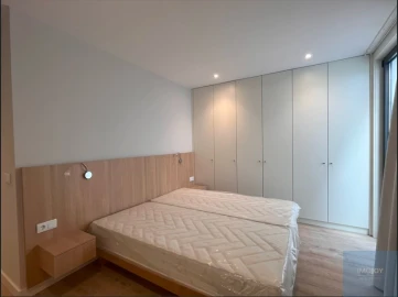 Apartamento T3 para Arrendamento em Cedofeita, Santo Ildefonso, Sé, Miragaia, São Nicolau e Vitória