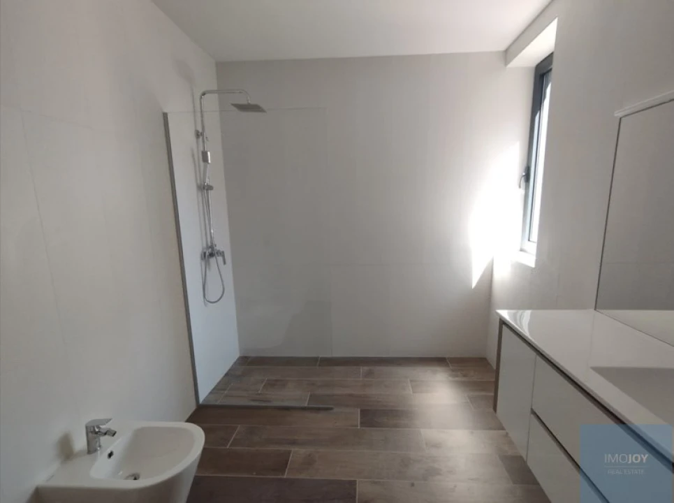 Apartamento T3 para Arrendamento em Cedofeita, Santo Ildefonso, Sé, Miragaia, São Nicolau e Vitória Foto 24