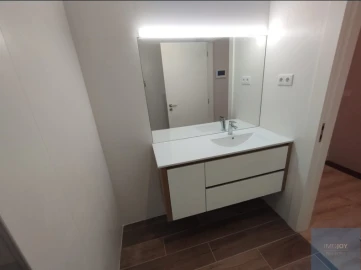 Apartamento T3 para Arrendamento em Cedofeita, Santo Ildefonso, Sé, Miragaia, São Nicolau e Vitória