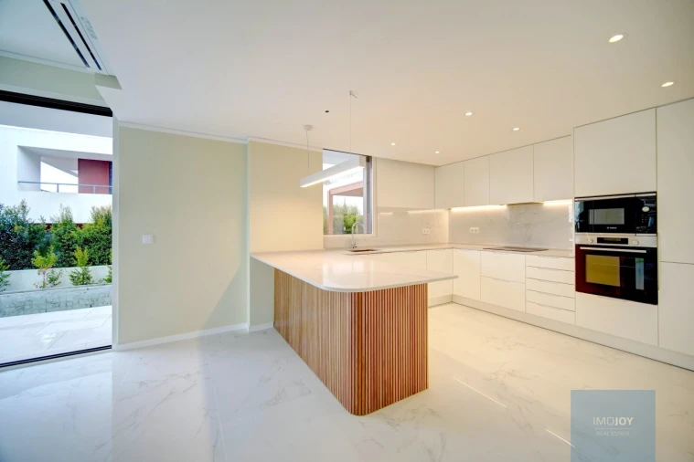 Moradia T3 para Venda em Santa Maria e São Miguel, São Martinho, São Pedro Penaferrim Foto 8