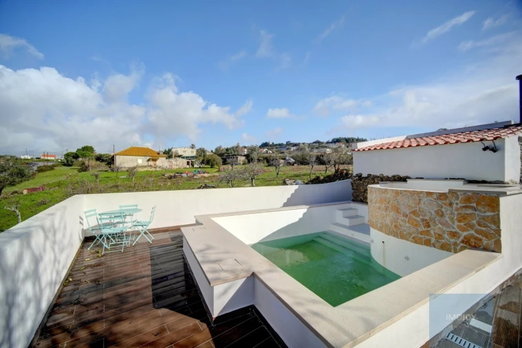 Moradia T3 para Venda em Santiago dos Velhos Foto 3