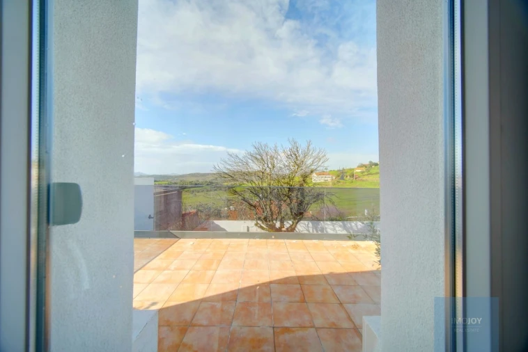 Moradia T3 para Venda em Santiago dos Velhos Foto 17