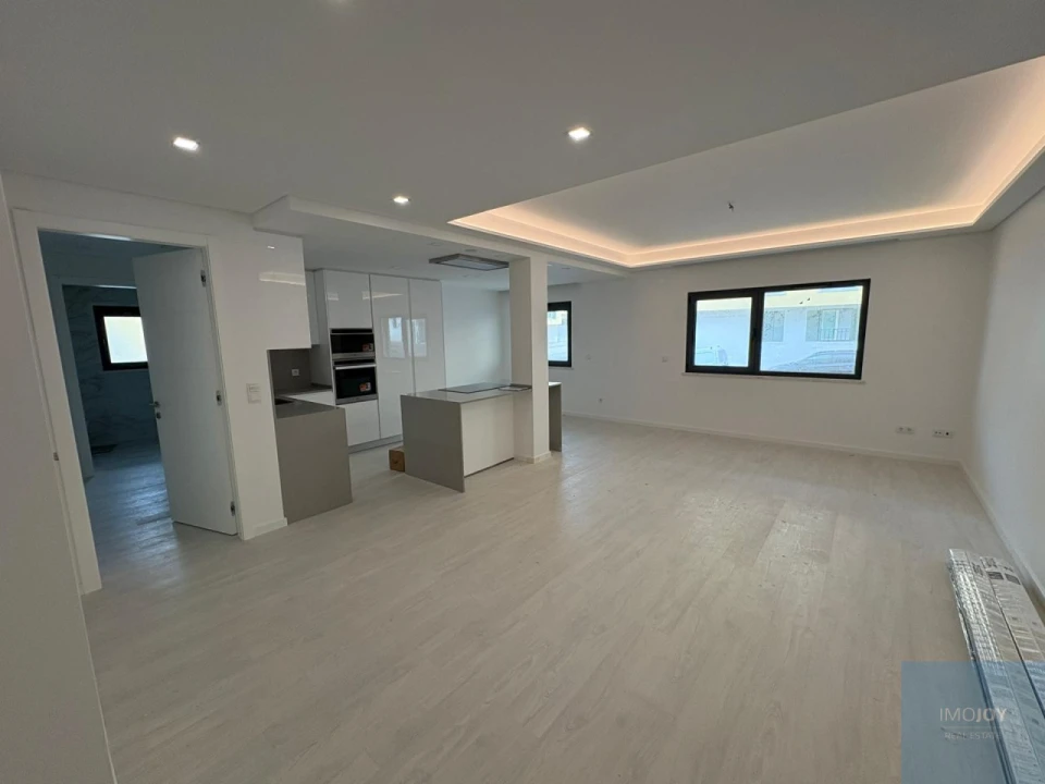 Apartamento T2 para Venda em Ericeira Foto 2