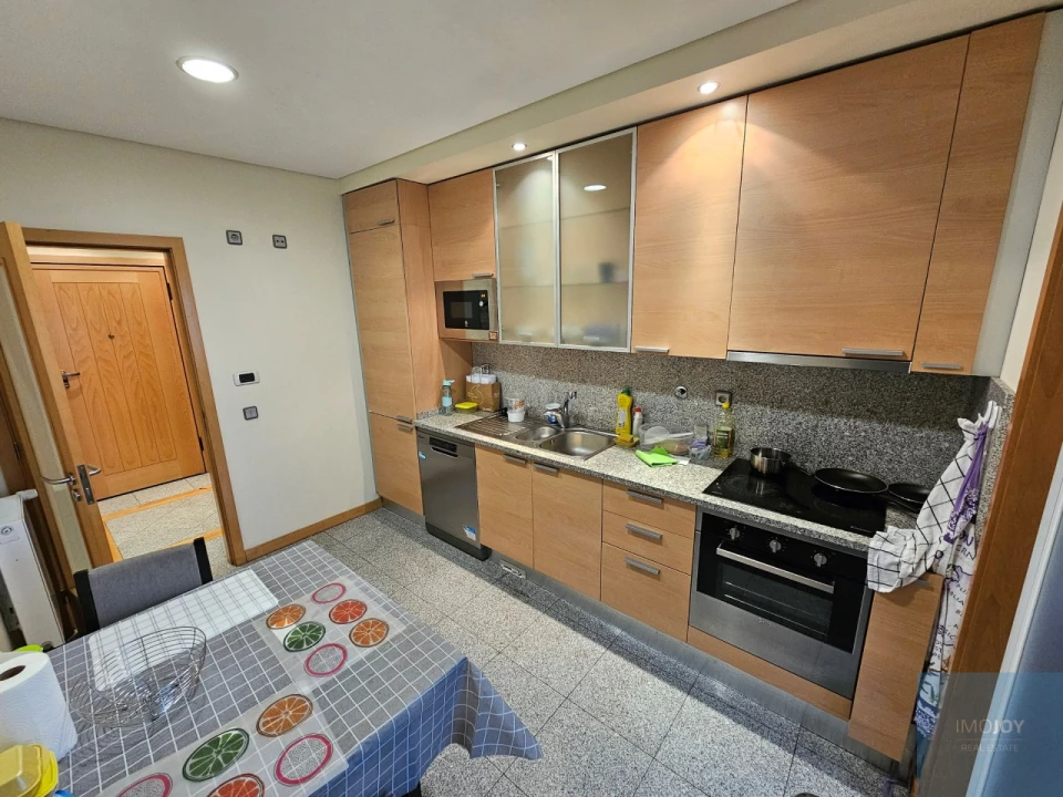 Apartamento T2 para Arrendamento em Rio Tinto Foto 5