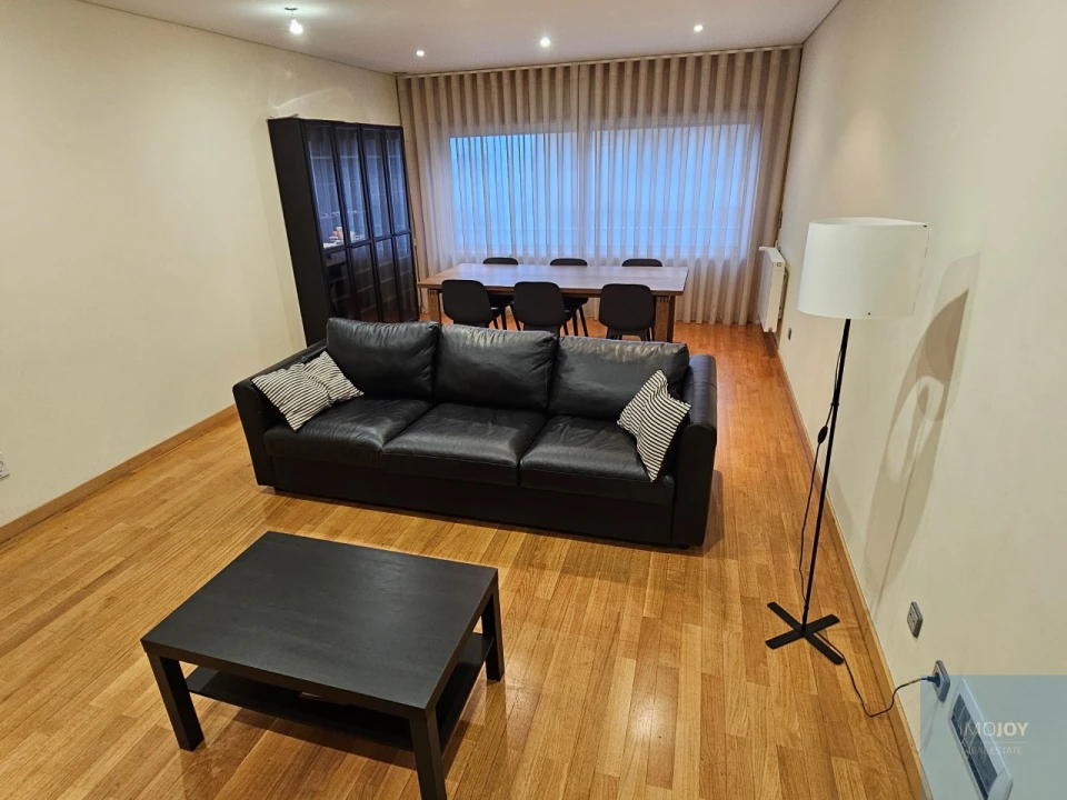 Apartamento T2 para Arrendamento em Rio Tinto Foto 2