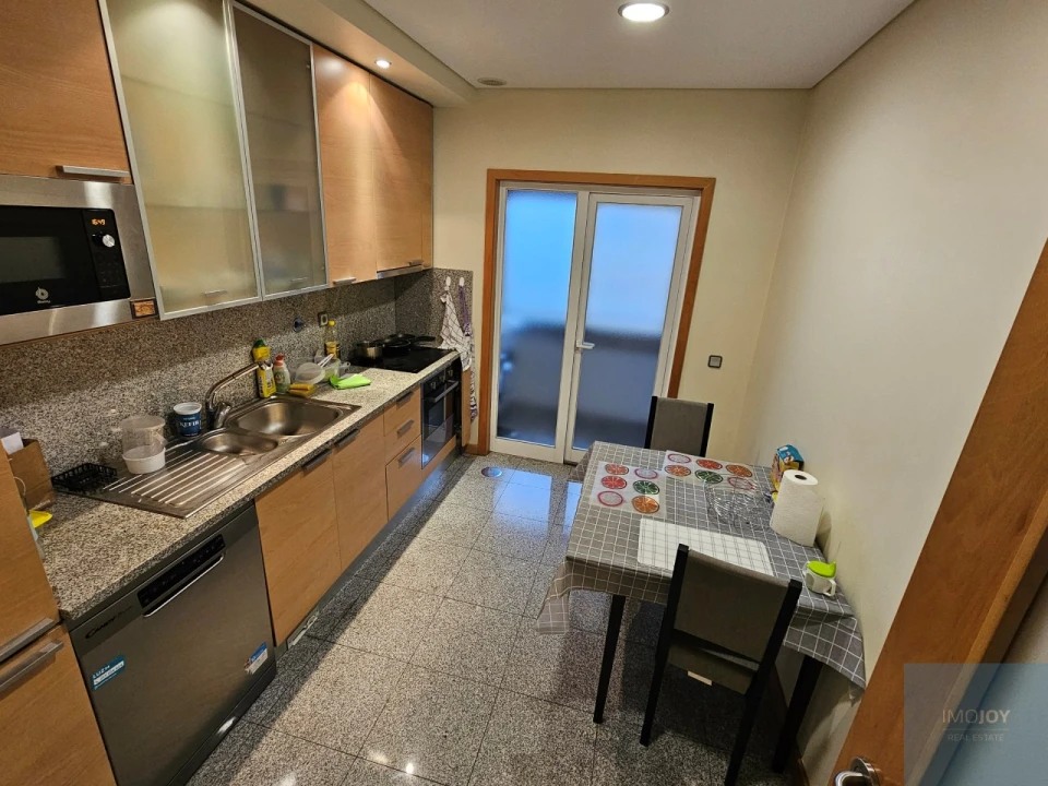 Apartamento T2 para Arrendamento em Rio Tinto Foto 7