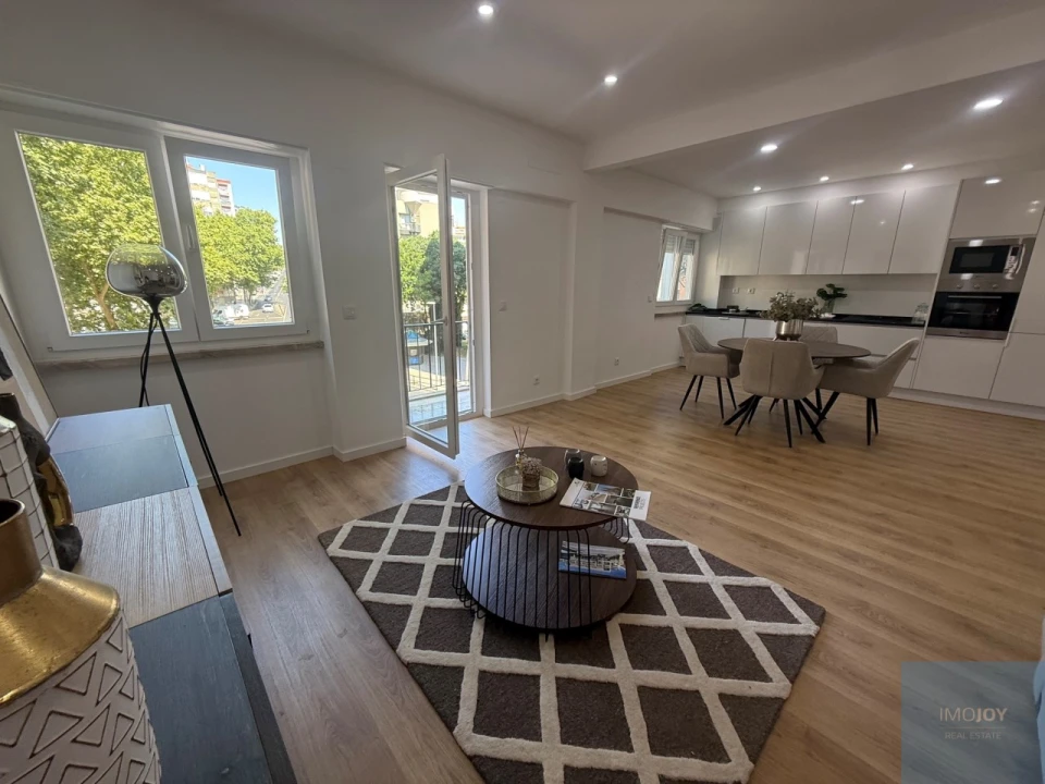 Apartamento T3 para Venda em Benfica Foto 2