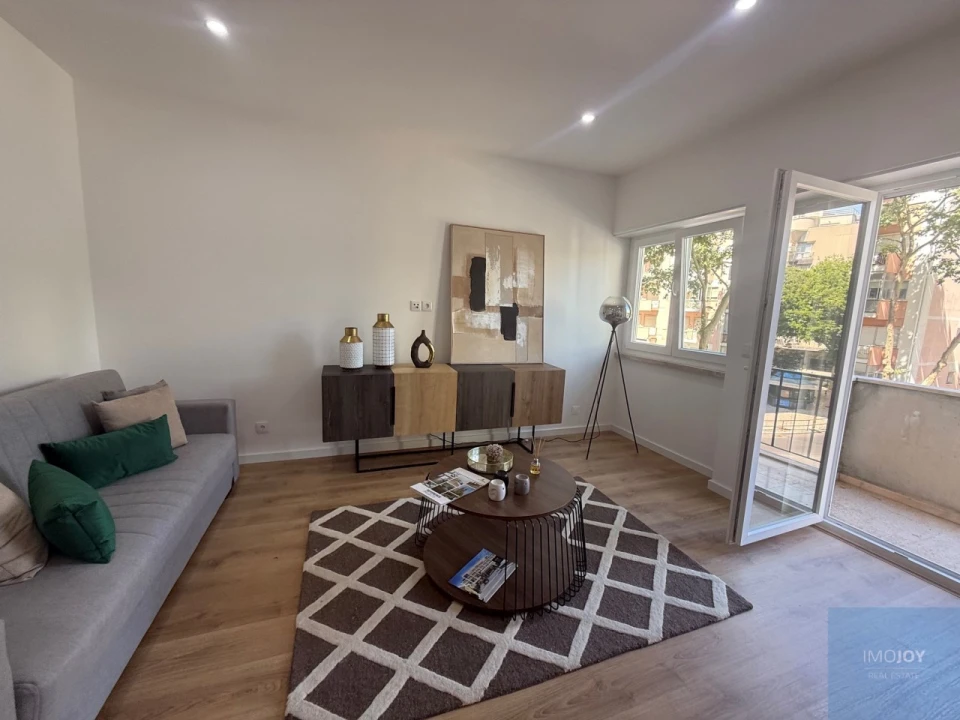Apartamento T3 para Venda em Benfica Foto 3