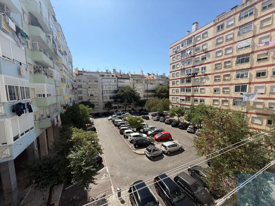 Apartamento T3 para Venda em Benfica Foto 32