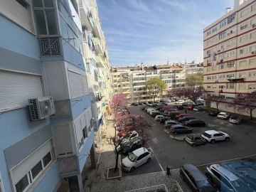 Apartamento T3 para Venda em Benfica