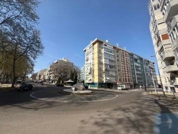 Apartamento T3 para Venda em Benfica