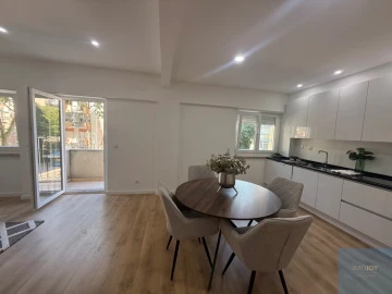 Apartamento T3 para Venda em Benfica