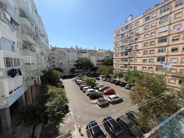 Apartamento T3 para Venda em Benfica