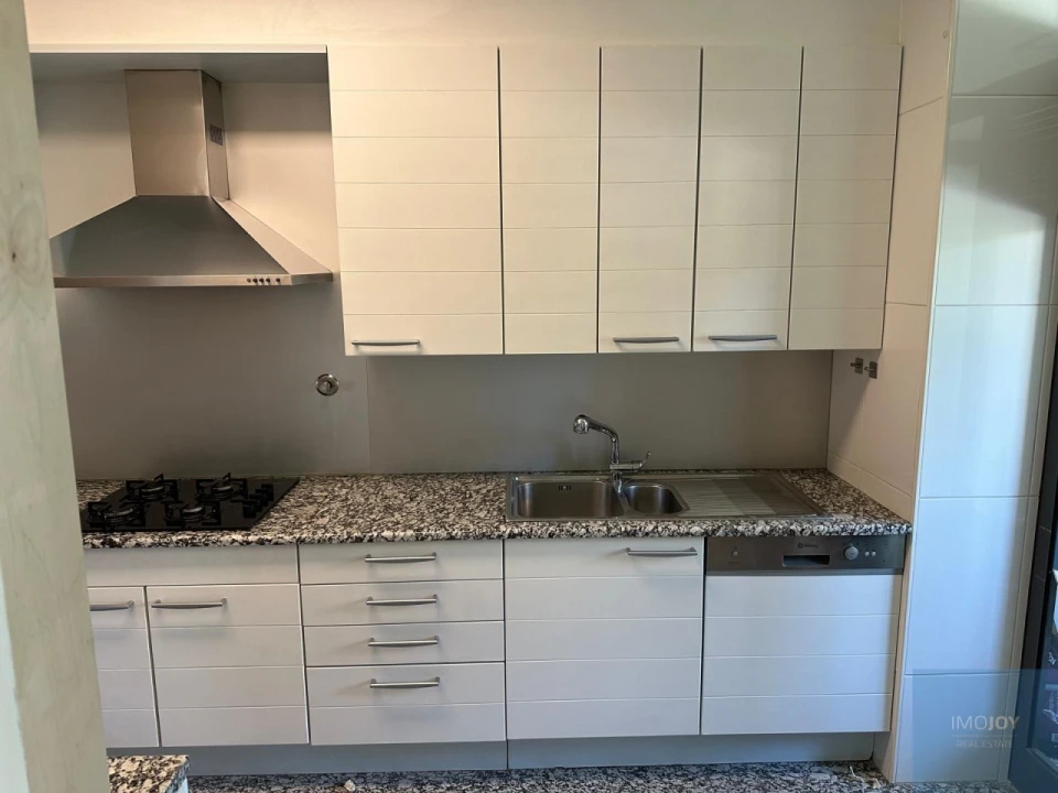 Apartamento T3 para Arrendamento em Aldoar, Foz do Douro e Nevogilde Foto 6