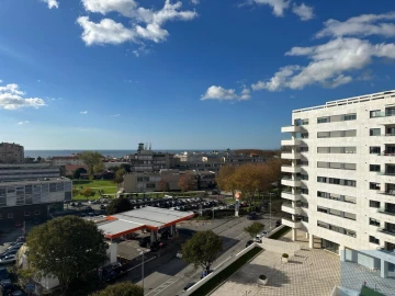 Apartamento T3 para Arrendamento em Aldoar, Foz do Douro e Nevogilde