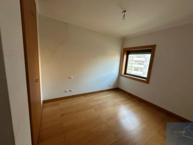 Apartamento T3 para Arrendamento em Aldoar, Foz do Douro e Nevogilde Foto 12