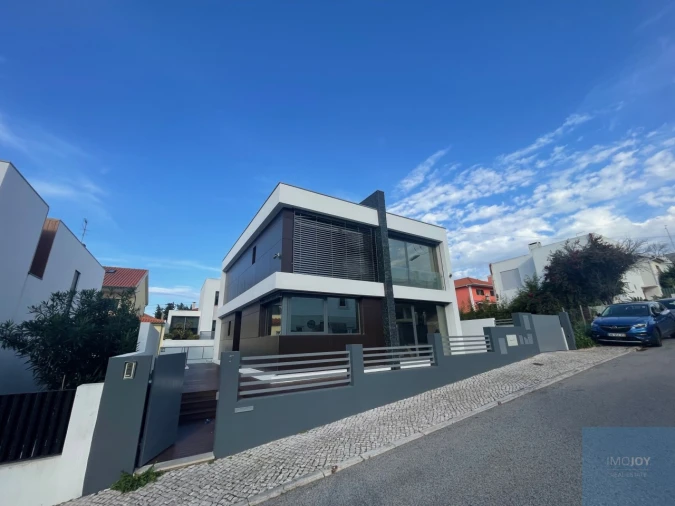 Moradia T4 para Venda em Oeiras e São Julião da Barra, Paço de Arcos e Caxias Foto 1