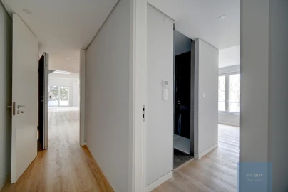 Apartamento T3 para Venda em Carcavelos e Parede