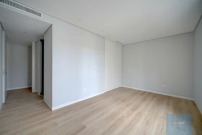 Apartamento T3 para Venda em Carcavelos e Parede