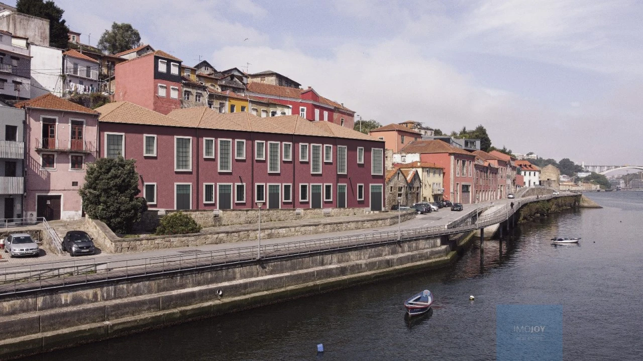 Loja para Venda em Santa Marinha e São Pedro da Afurada Foto 2