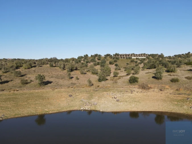 Prédio para Venda em Torrão Foto 24
