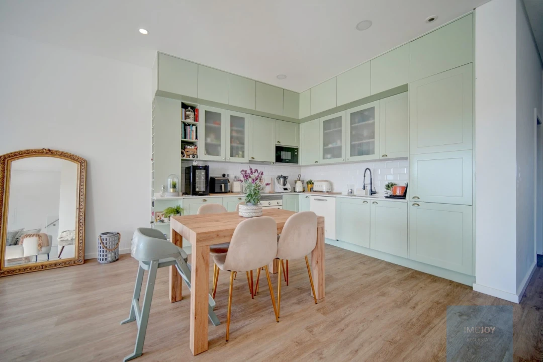 Moradia T4 para Arrendamento em Encarnação Foto 7