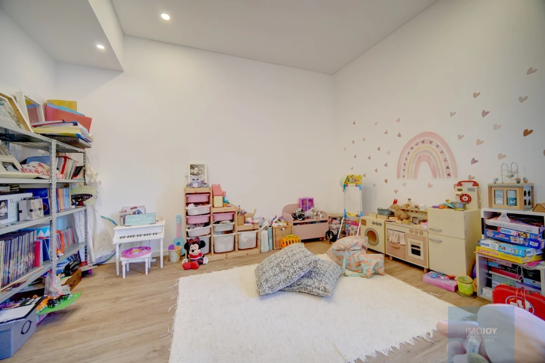 Moradia T4 para Arrendamento em Encarnação Foto 12