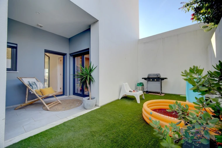 Moradia T4 para Arrendamento em Encarnação Foto 3