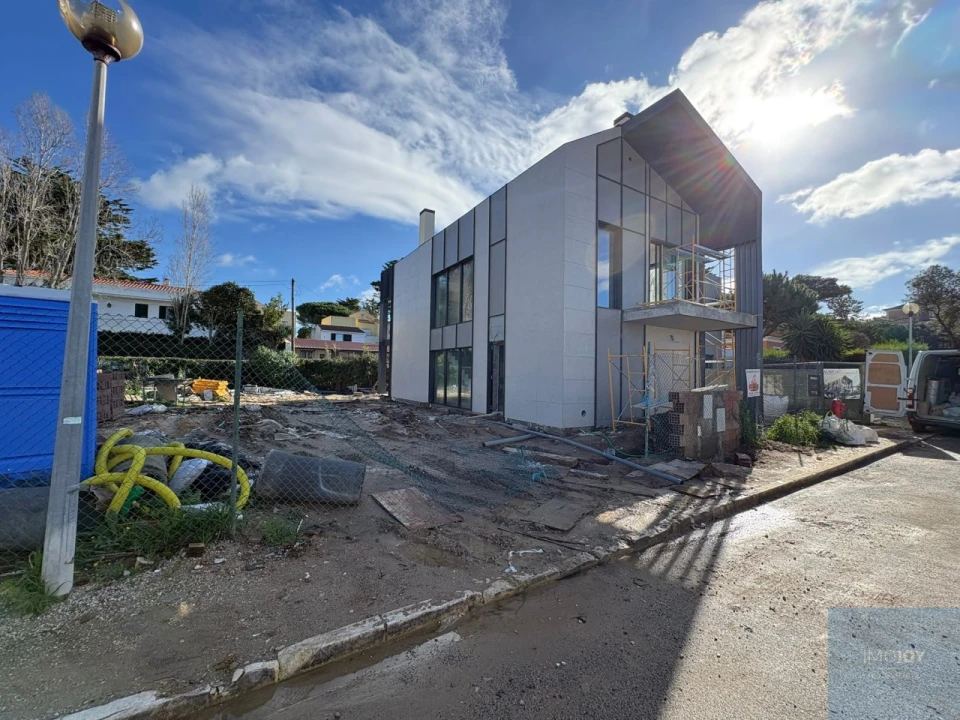 Moradia T3 para Venda em Alcabideche Foto 3