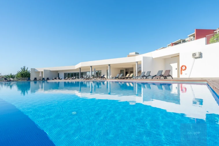 Apartamento T1 para Venda em Mexilhoeira Grande Foto 39