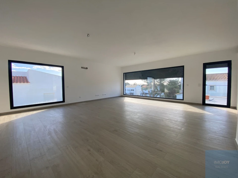 Moradia T4 para Venda em Aljezur Foto 3